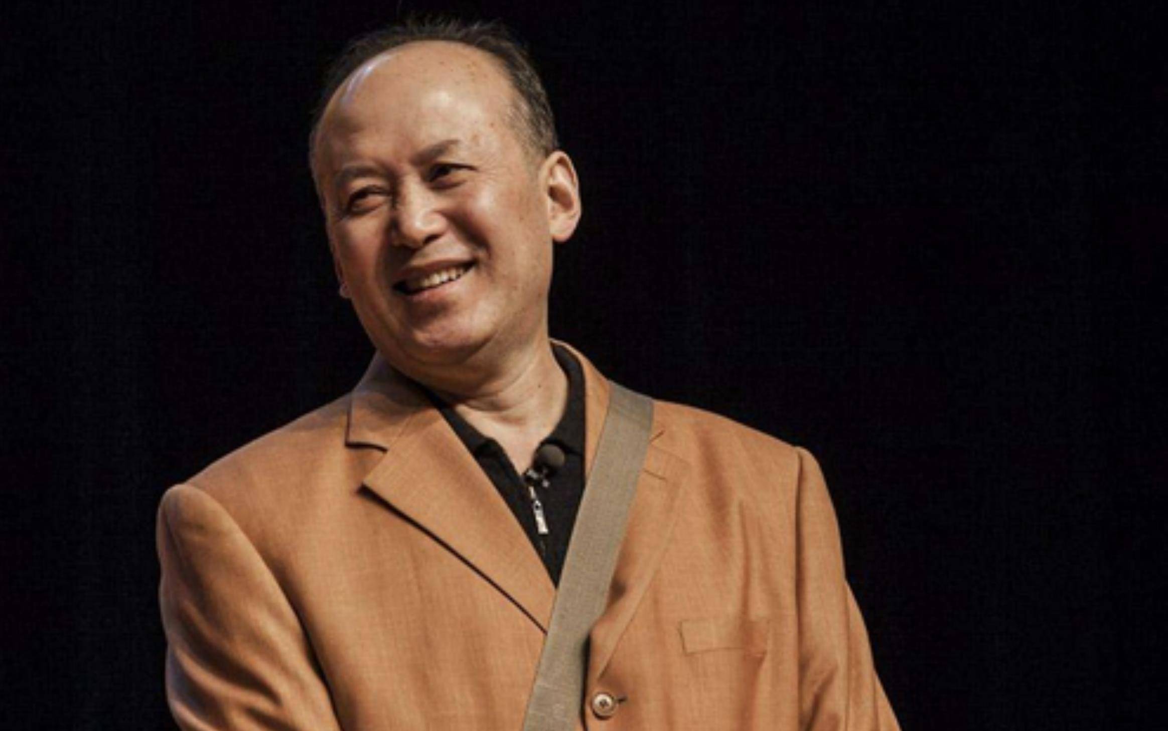 活成"人间清醒"的郭达,给"捞钱扮嫩"的老艺术家狠狠上了一课