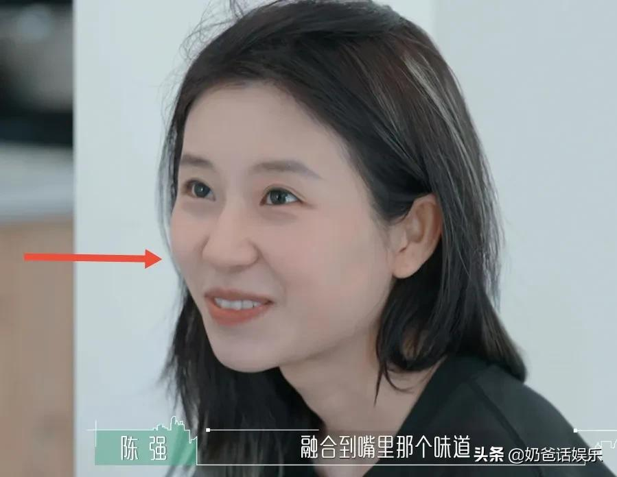 三位恋综女嘉宾素颜反差大,熊笑宇更耐看,罗拉像是变了个人