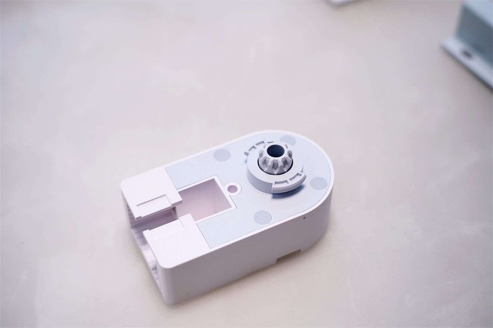 小米发布新款智能家居，售价仅为999元，解决没有预留插座的痛点