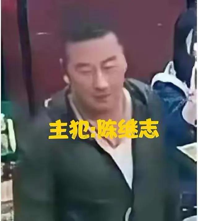 肇事者绝杀后双手合十(距离唐山打人事件已经过去8天了，受害者母亲终于发声了)