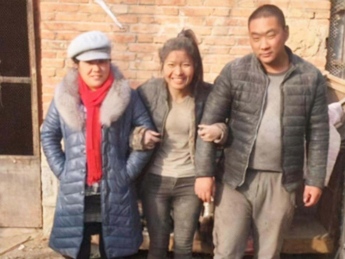 水泥西施：靠卖惨走红，骗局揭穿后丈夫和她离婚，如今真的讽刺