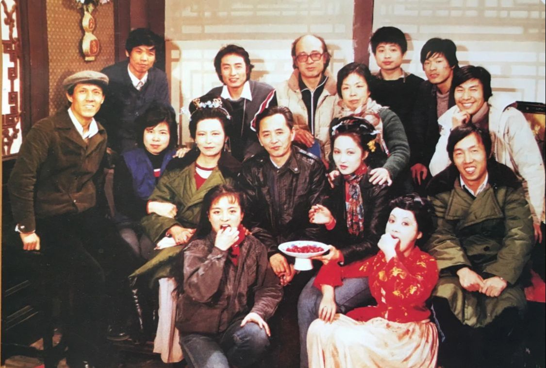 东方闻樱本色出演《红楼梦》，女孩都不和她玩，只和陈晓旭关系好