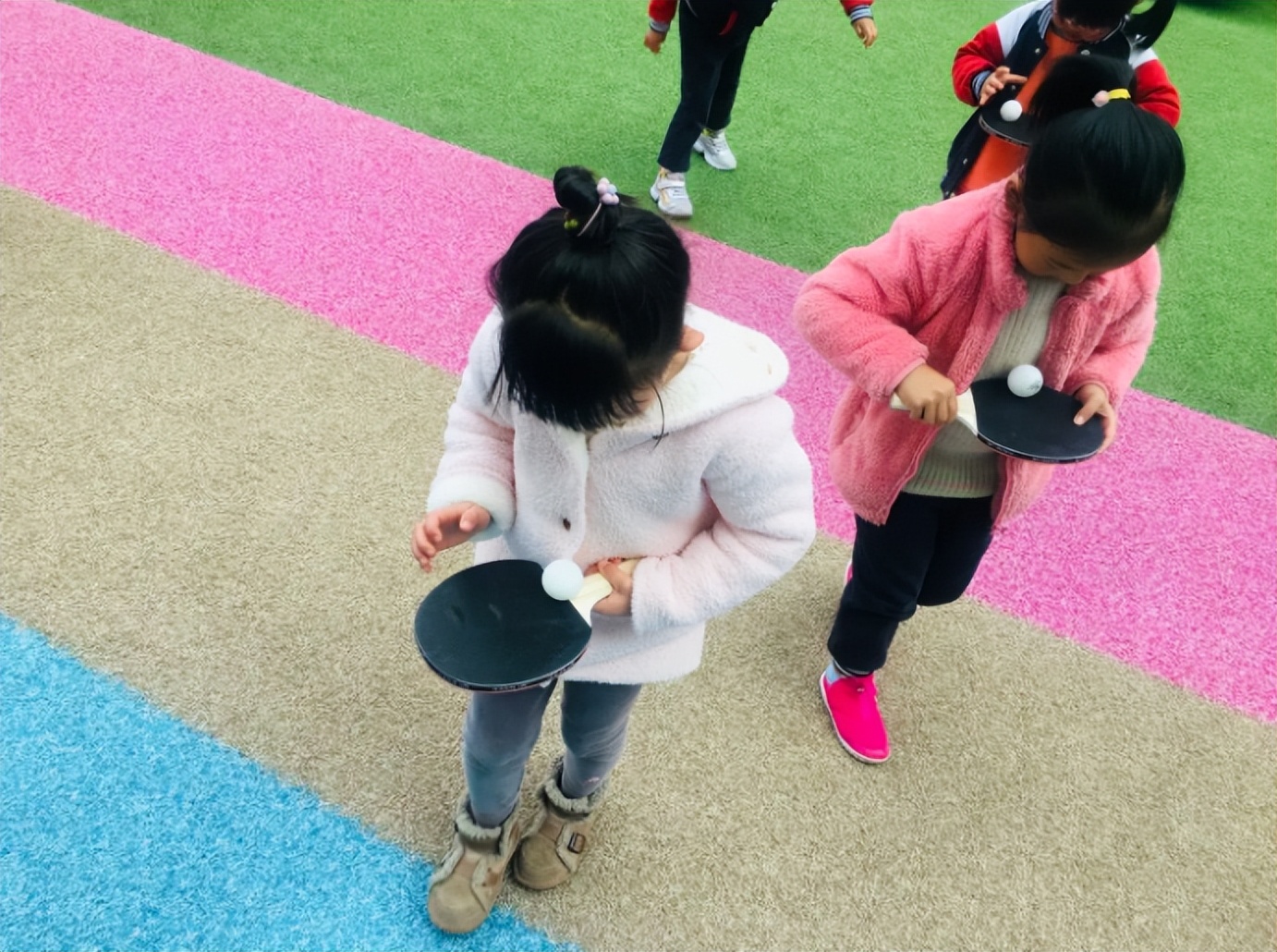 乒乓球怎么玩游戏(孩子丢三落四惹人愁,妈妈用"乒乓球游戏法"训练孩子