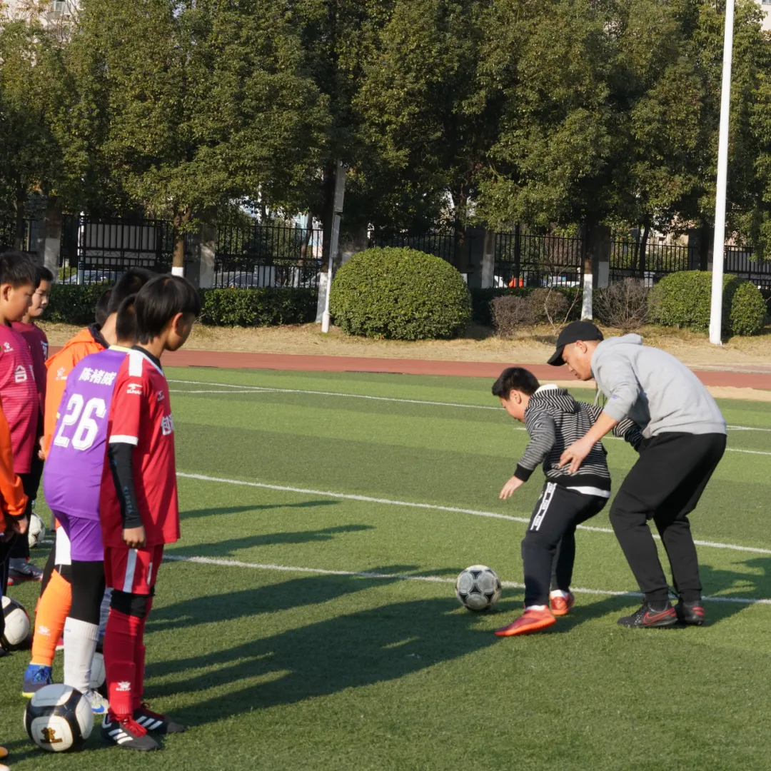 足球特色学校经费投入(少年中国｜合肥望湖中学：氛围，是校园足球的基础)