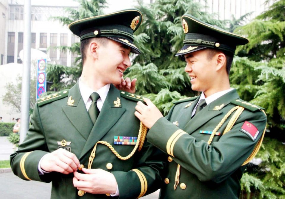 军队文职和公务员该怎么选？哪个福利待遇更好一些？