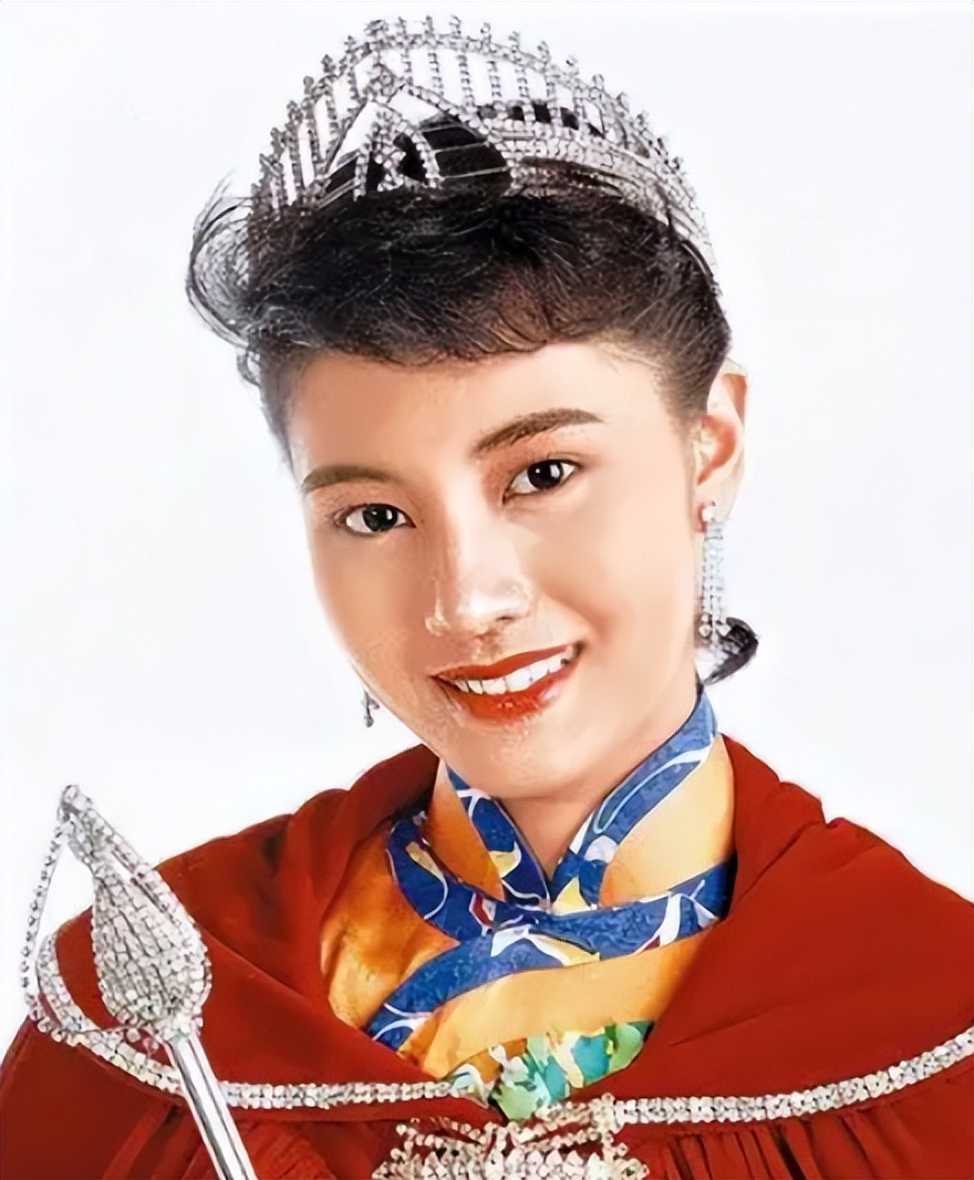 李嘉诚花3000万带她回家,让刘銮雄认怂,港姐李嘉欣究竟有何魅力