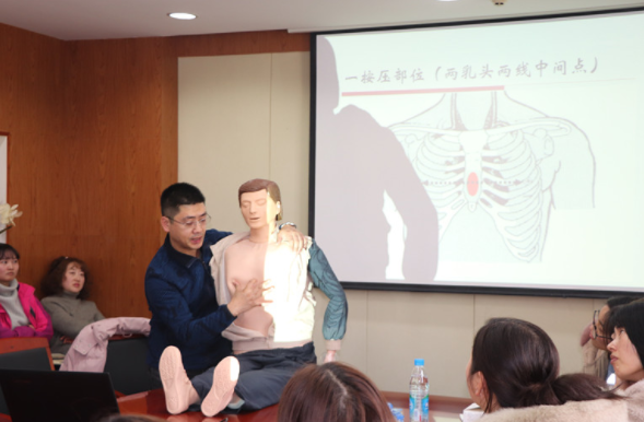 上海复旦副教授工资单火了，月工资不到1万，引热议：能活得起吗