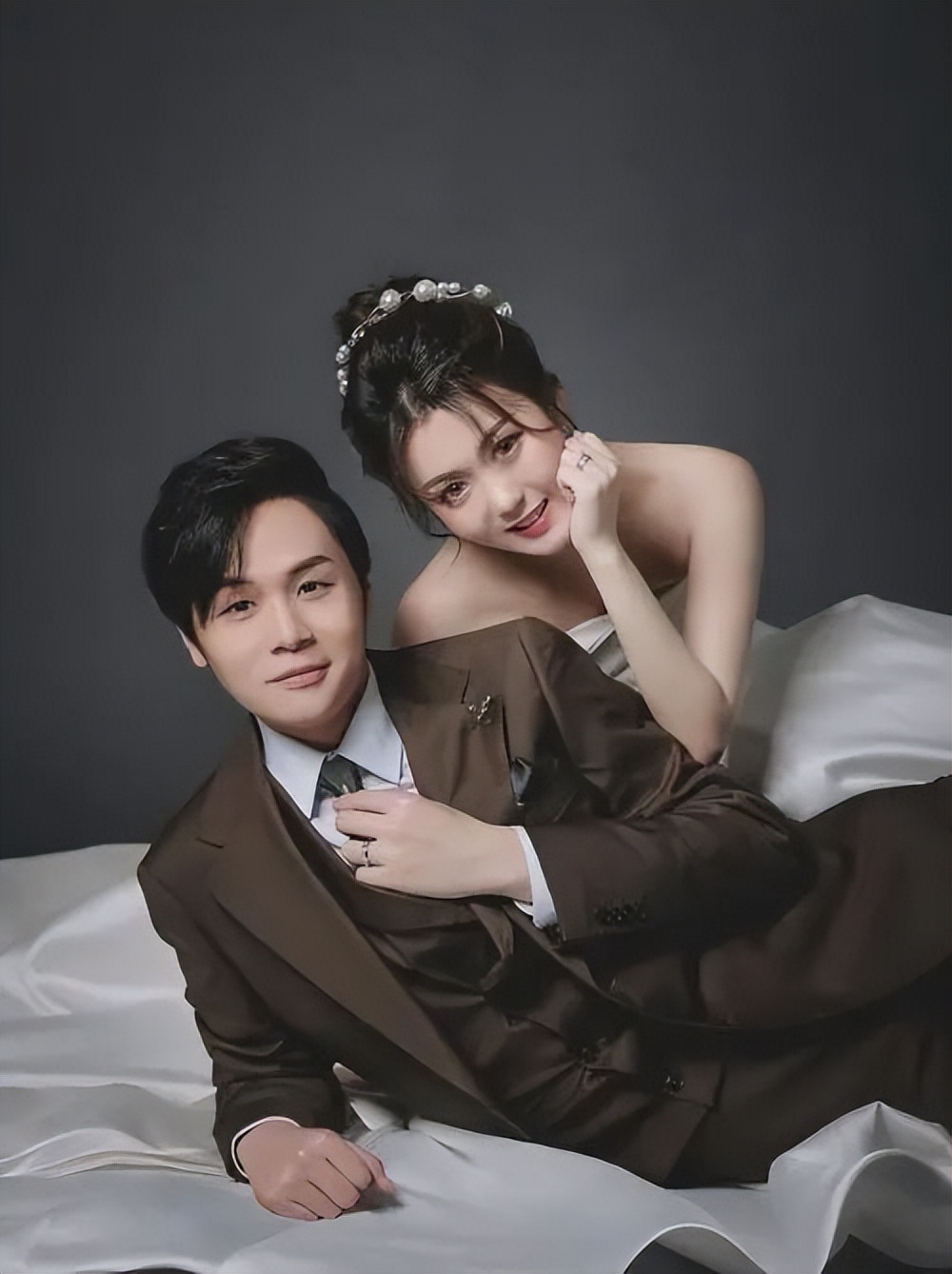 "康天庥"李俊毅:8岁便拿到一手好牌,31岁已经爱情事业大丰收