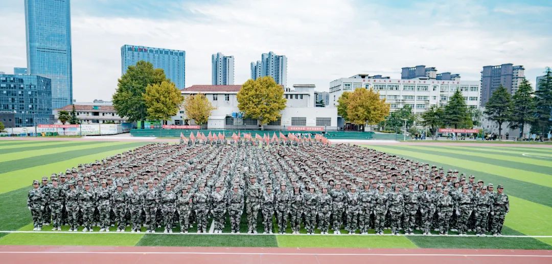 南京浦口中等專業學校：高標準接受檢閱！軍訓結營震撼來襲