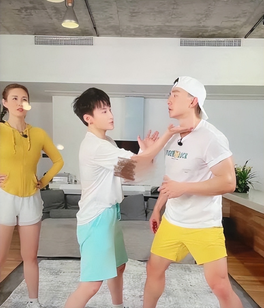 明星教防身术是蹭热度？梁小龙：在绝对力量面前，女生还是报警吧