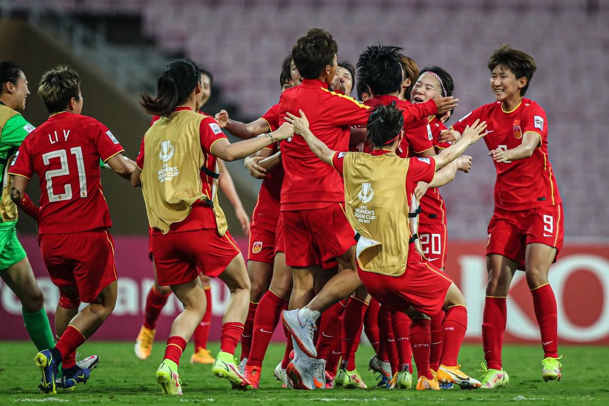 世界杯中国韩国女子足球(燃哭了！中国女足逆转绝杀韩国夺冠！你永远可以相信中国姑娘)