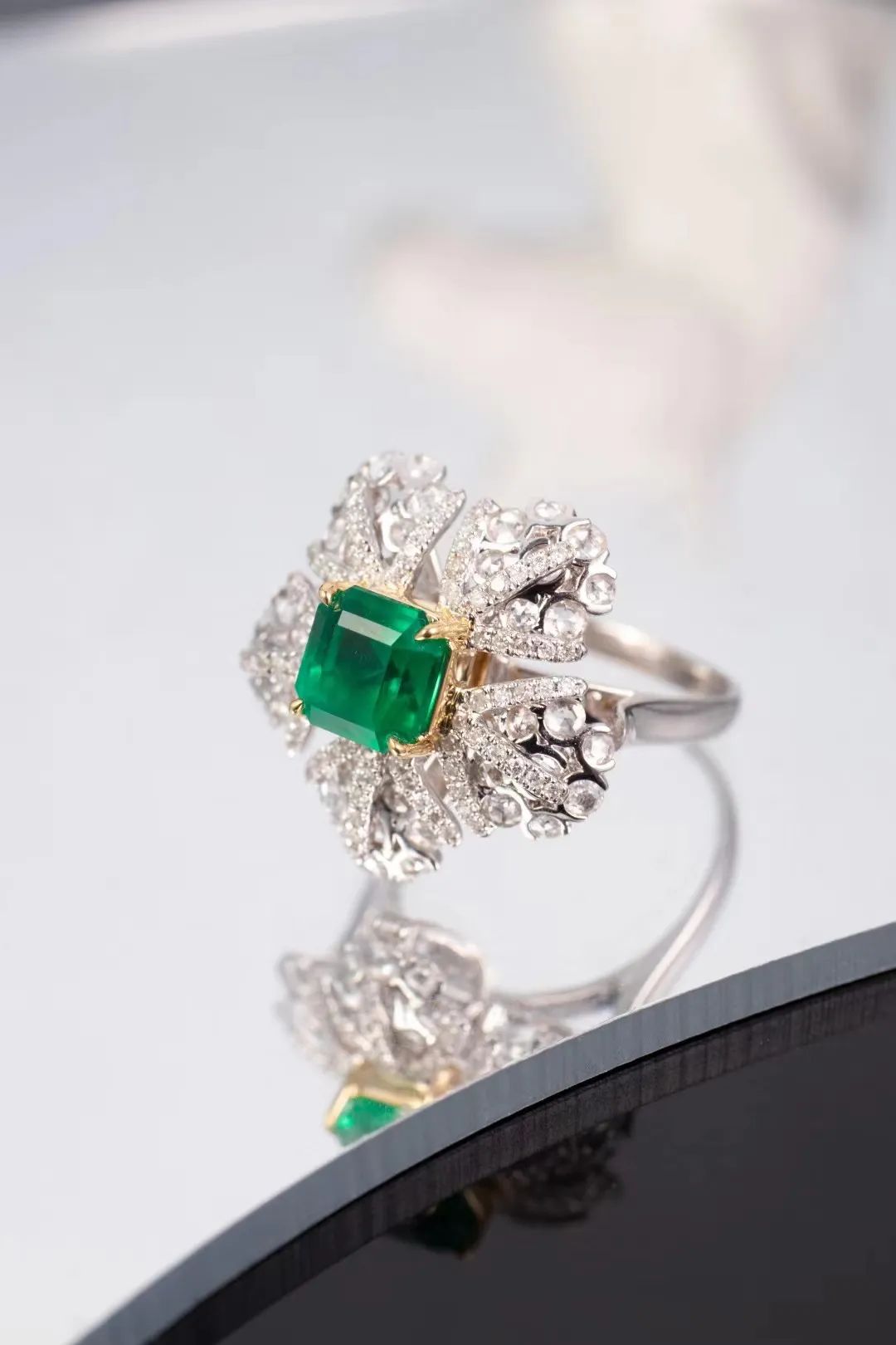 毕业季礼物大推荐，一万元也可以买彩宝