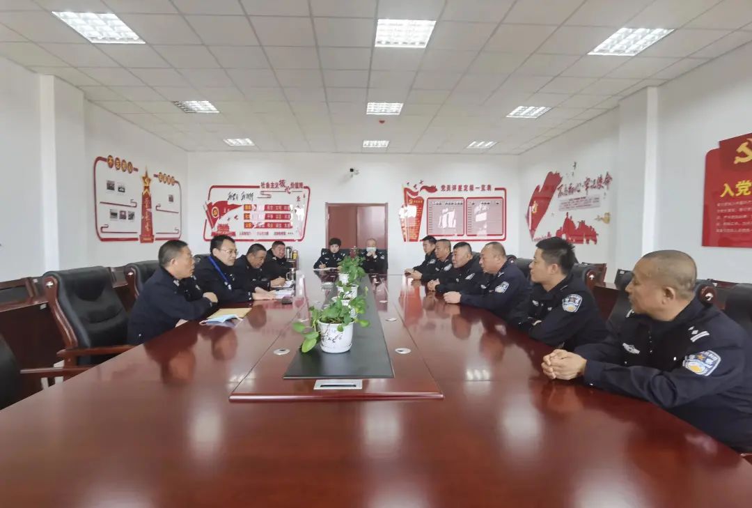 丰镇市交管大队召开“迎接二十大、优化法治化营商环境、服务保障高质量发展”大讨论活动工作推进会