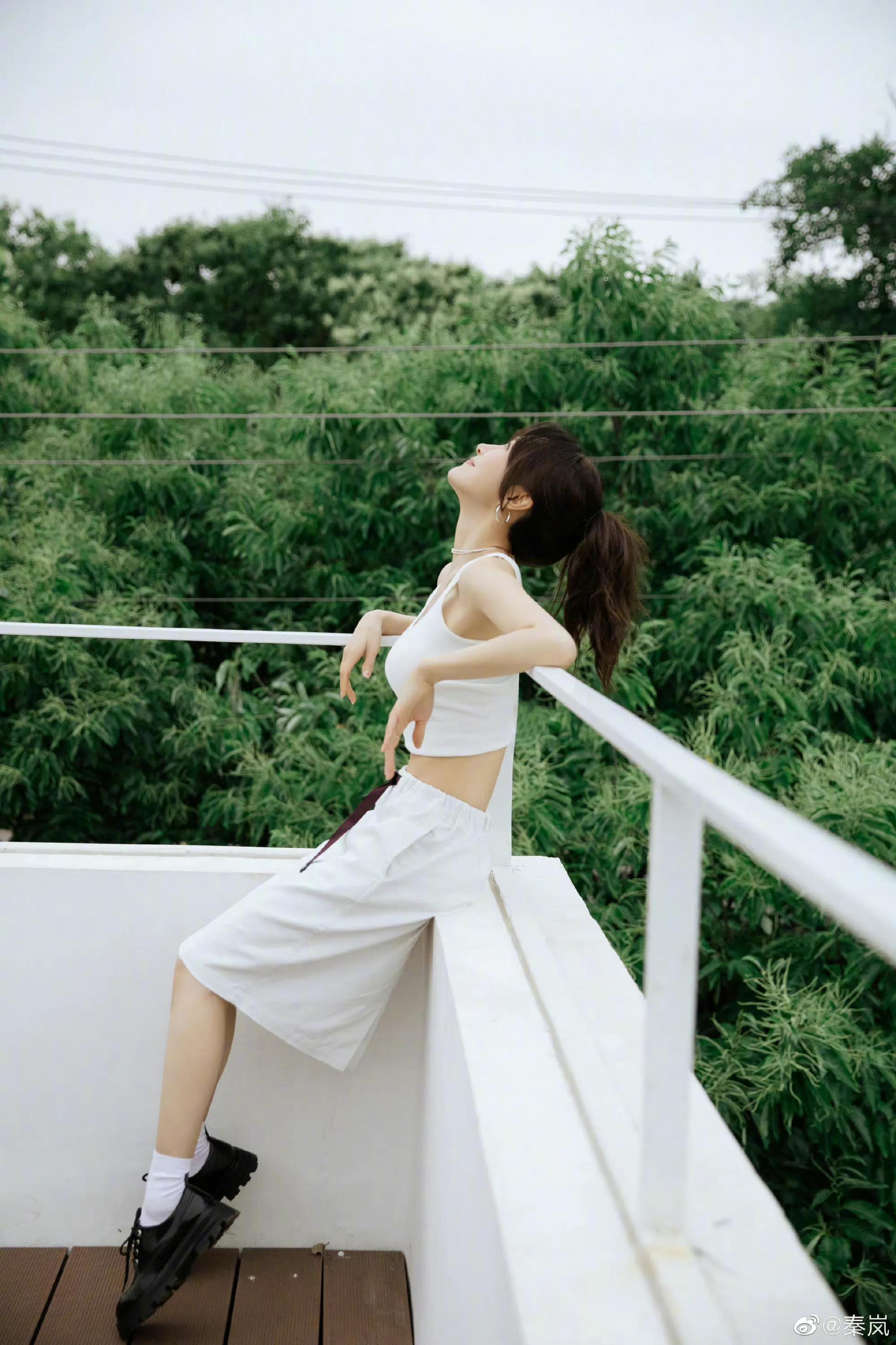 秦岚一滴泪，天上一颗星