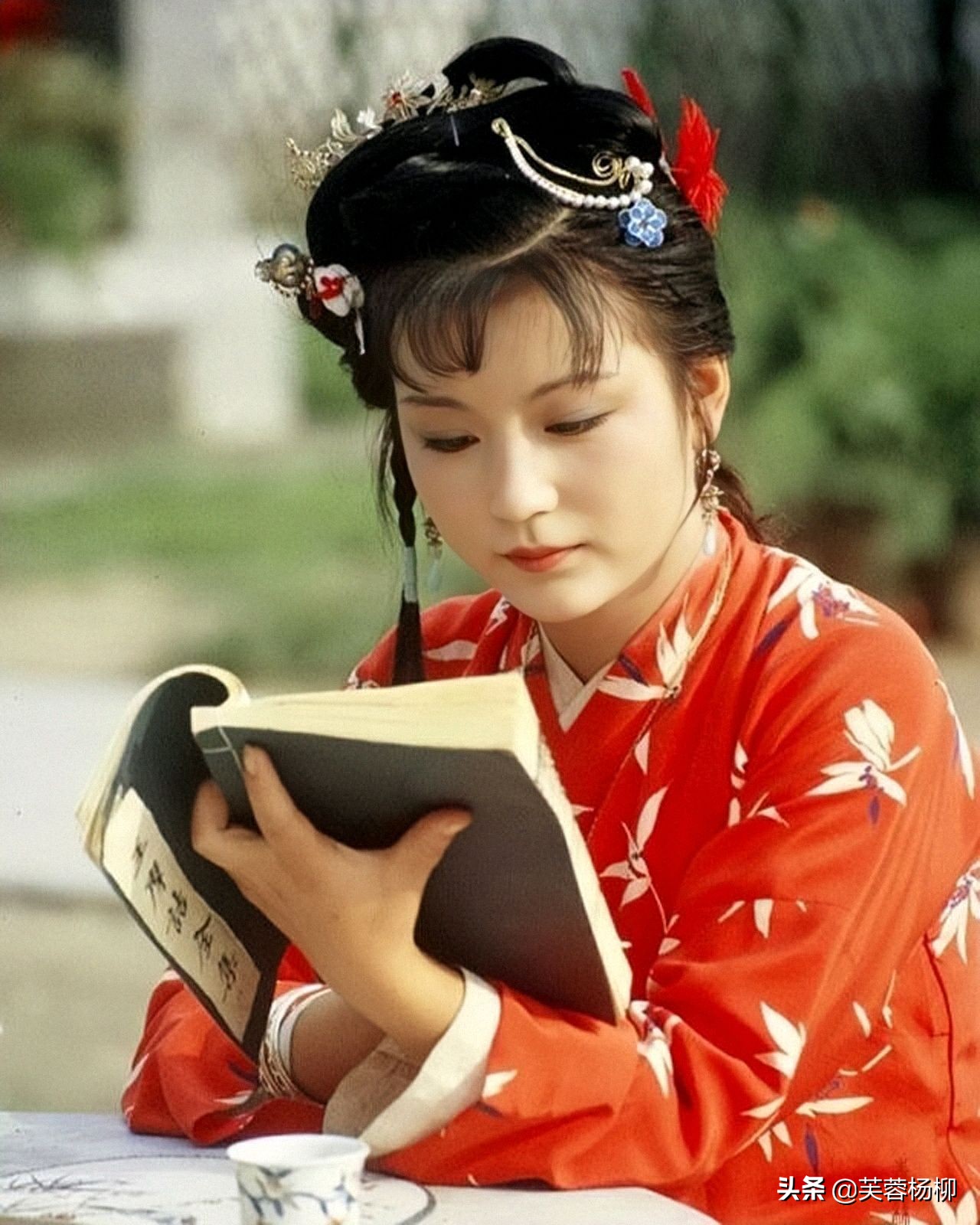 87《红楼梦》放弃锦绣前途,却只演了小丫鬟的五位演员,并不可惜