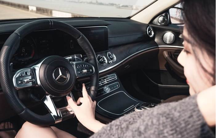 同是1.5T以下的豪华车，奥迪Q3逍遥法外，唯独奔驰GLB背负骂名