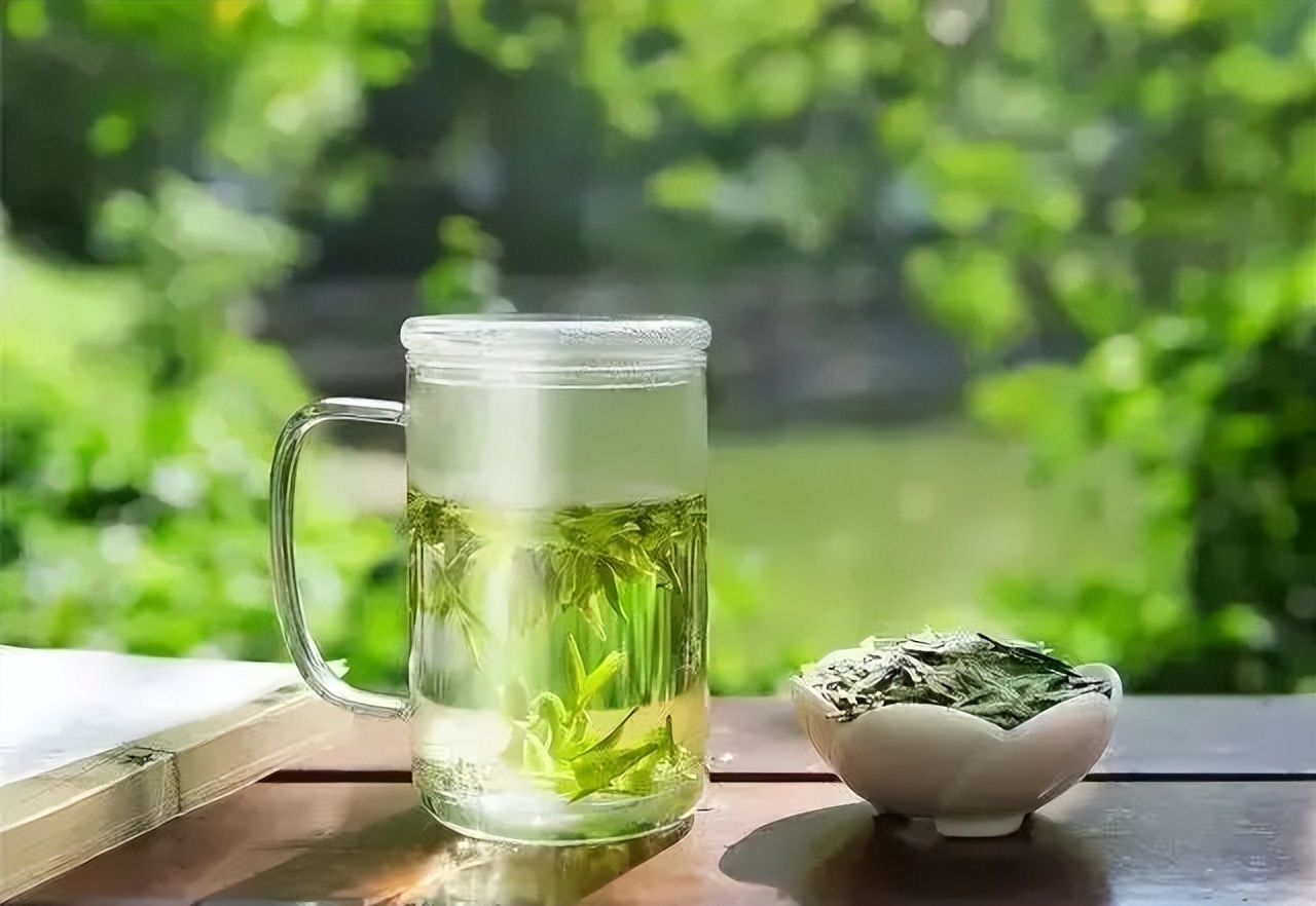 绿茶水温一般多少合适（饮用绿茶的4大注意事项）