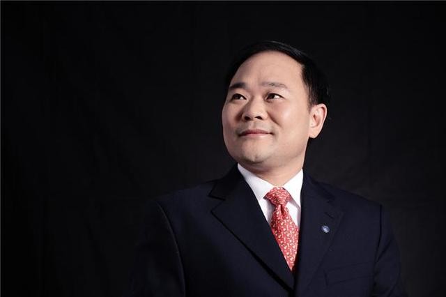 吉利李书福蛇吞象，8年27亿美金收购沃尔沃，背后竟是一个局中局