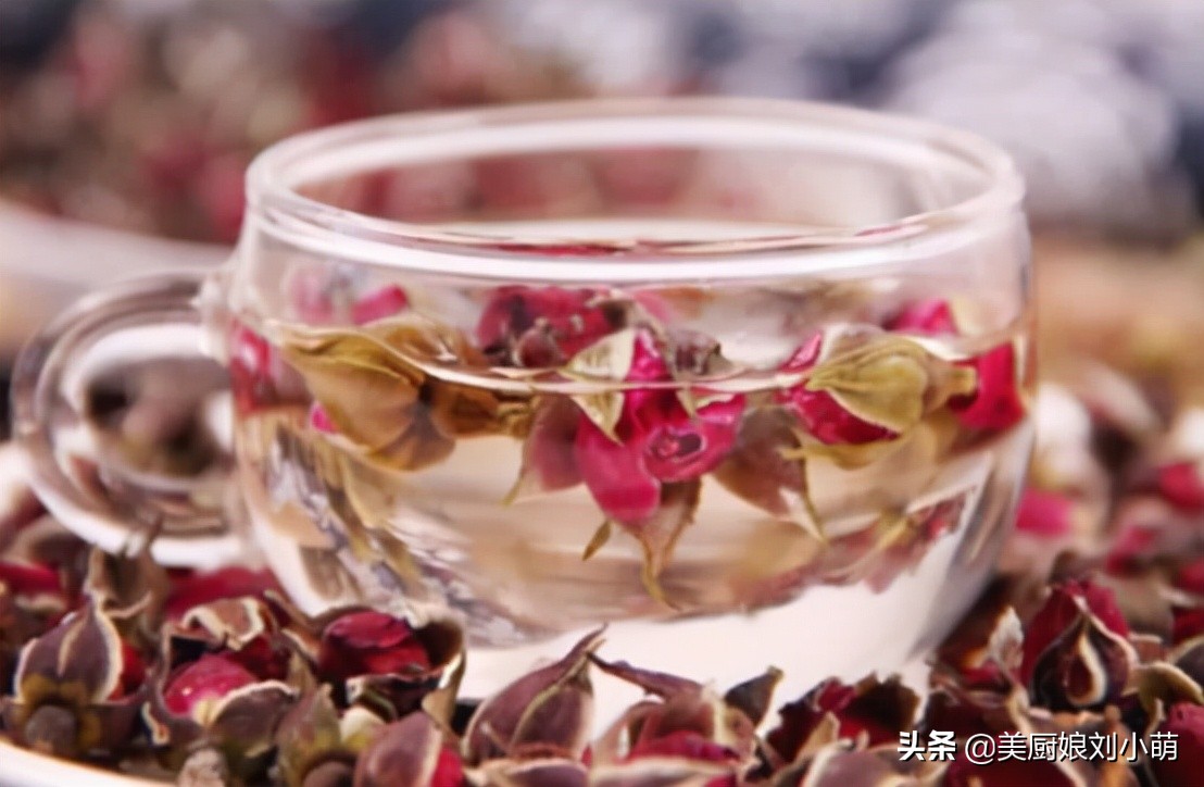 春季应饮花茶 女人多喝4款花茶 美容养颜还减肥 气色慢慢变好 天天看点