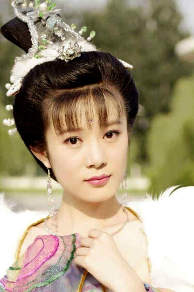 9位“妈妈专业户”：天生一张养尊处优脸，自带贵气，演不了穷人