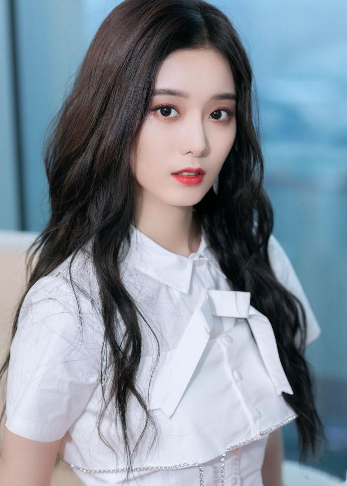 徐艺洋图片(徐艺洋,从歌手到演员的切换,她的成功打脸了多少人)