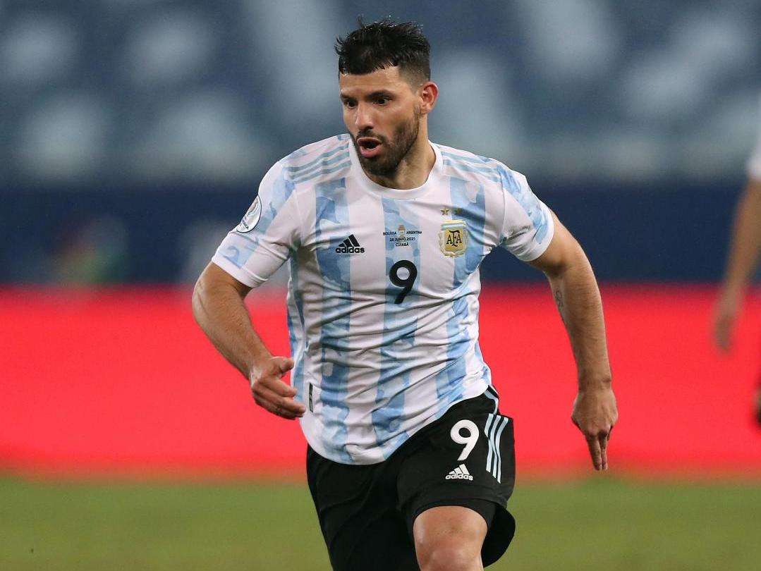 阿圭罗的足球人生:马拉多纳的女婿,梅西的挚友,曼城的英雄