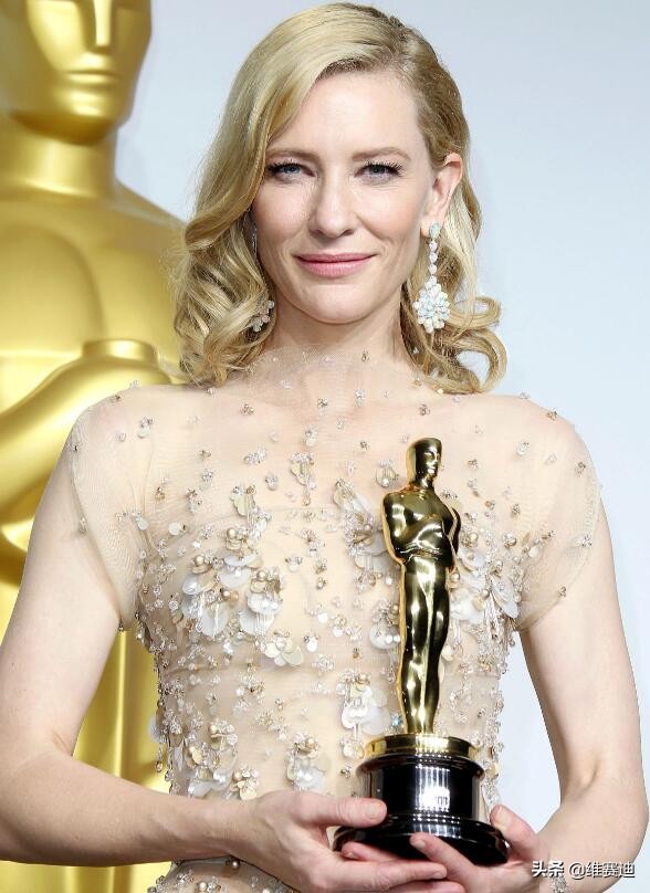 将自己“尖锐”的一面放在适合的位置，这就是布兰切特成功的秘诀