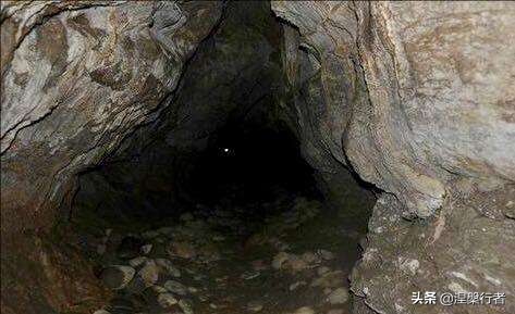青城山九老洞(我国首次洞穴探险，揭开九老洞神话传说之谜，意外发现二十具尸骸)