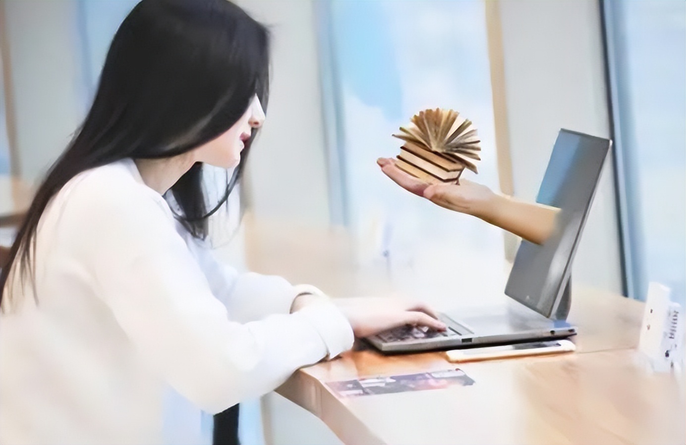 2019年，27岁女律师助理烧炭自尽：留下欠款87万元的14张信用卡