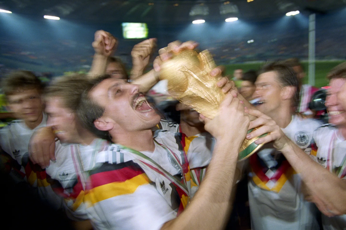 2002世界杯决赛迅雷(世界杯历史上的经典时刻:上帝之手!巴乔的背影!