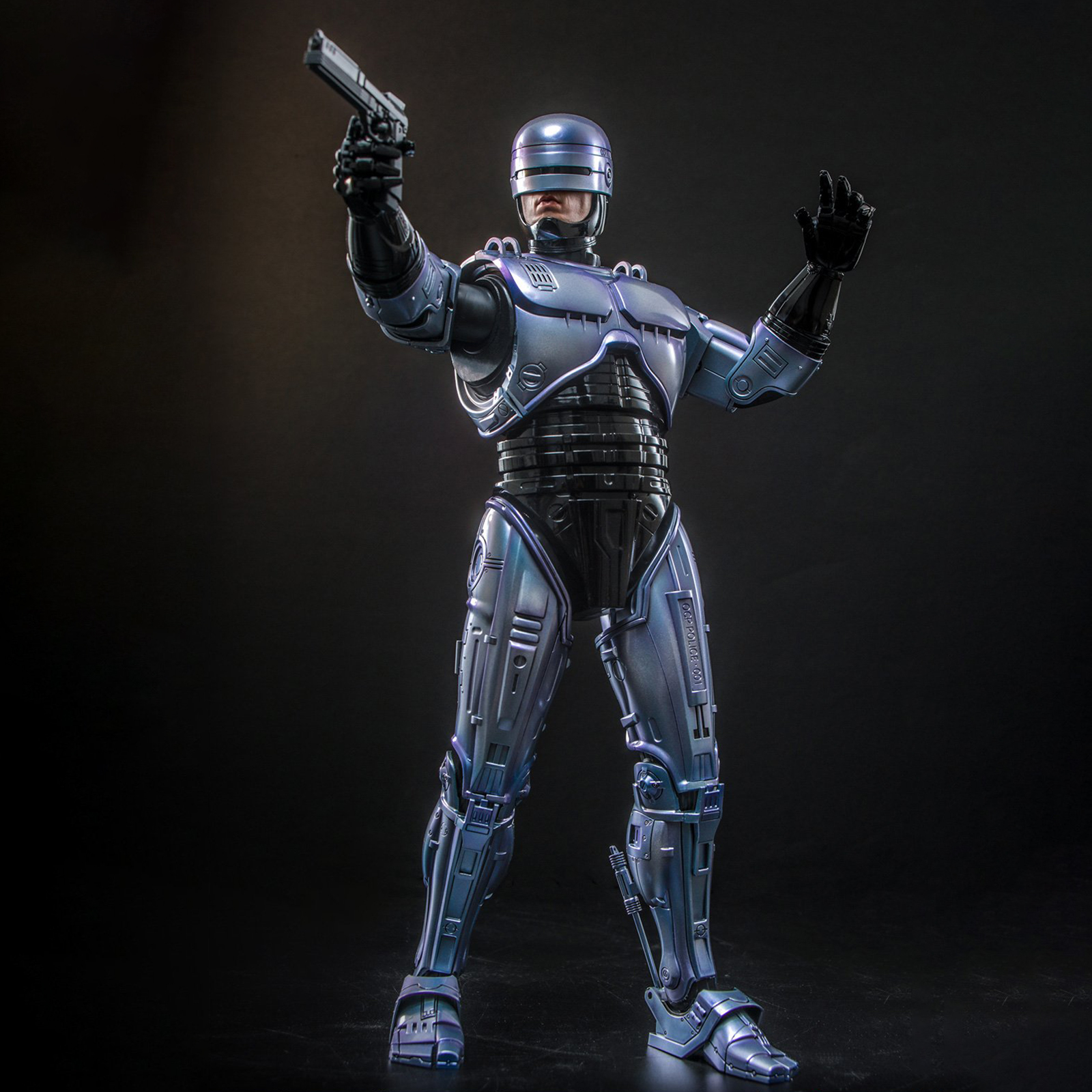 hottoys推出机械战警可动人偶