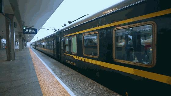 卧轨是什么意思,为什么很多人选择卧轨