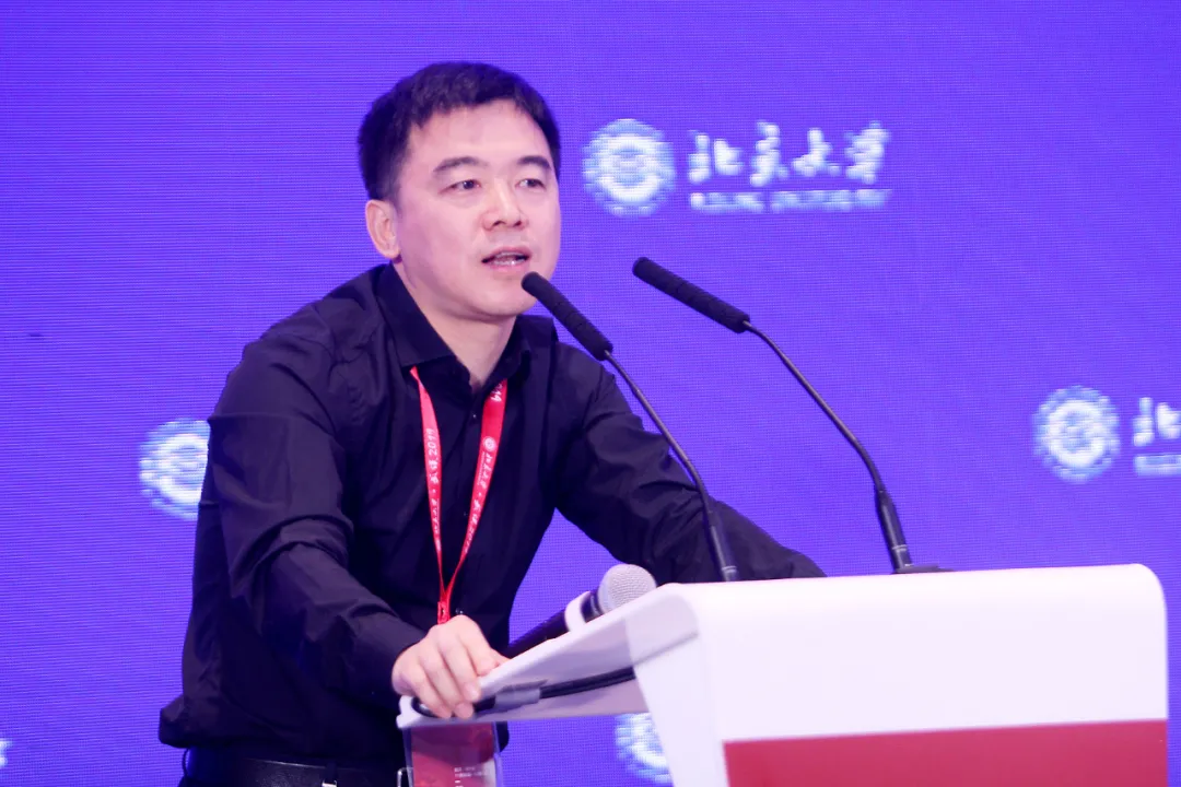 教育界首富四面楚歌:家族身价一年缩水上千亿,业绩大变脸被调查