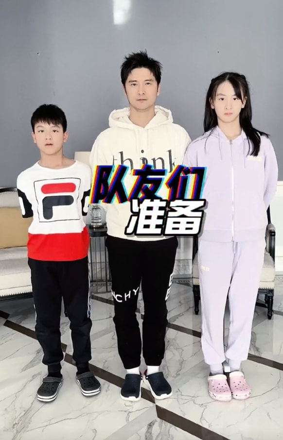 田亮携儿女助力冬奥会，森碟小亮仔身高猛蹿，与爸爸共用一张脸