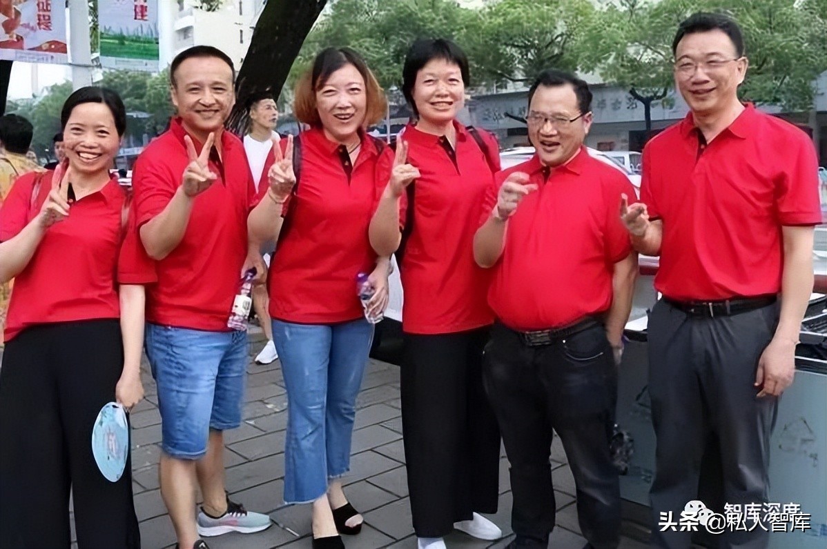 高考生穿什么颜色衣服吉利（高考生穿什么颜色衣服吉利呢）-第3张图片-昕阳网