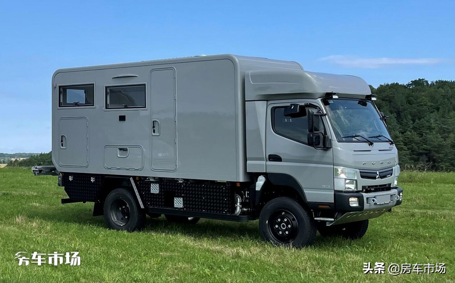 三菱扶桑Fuso轻卡房车，四驱3.0L柴油机，和依维柯同排量选哪个？