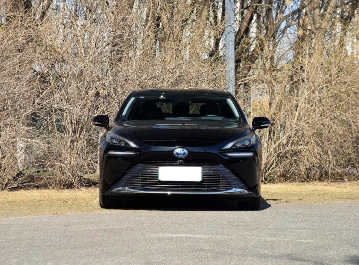第二代丰田Mirai，与雷克萨斯LS同平台，不烧油不充电，续航850km