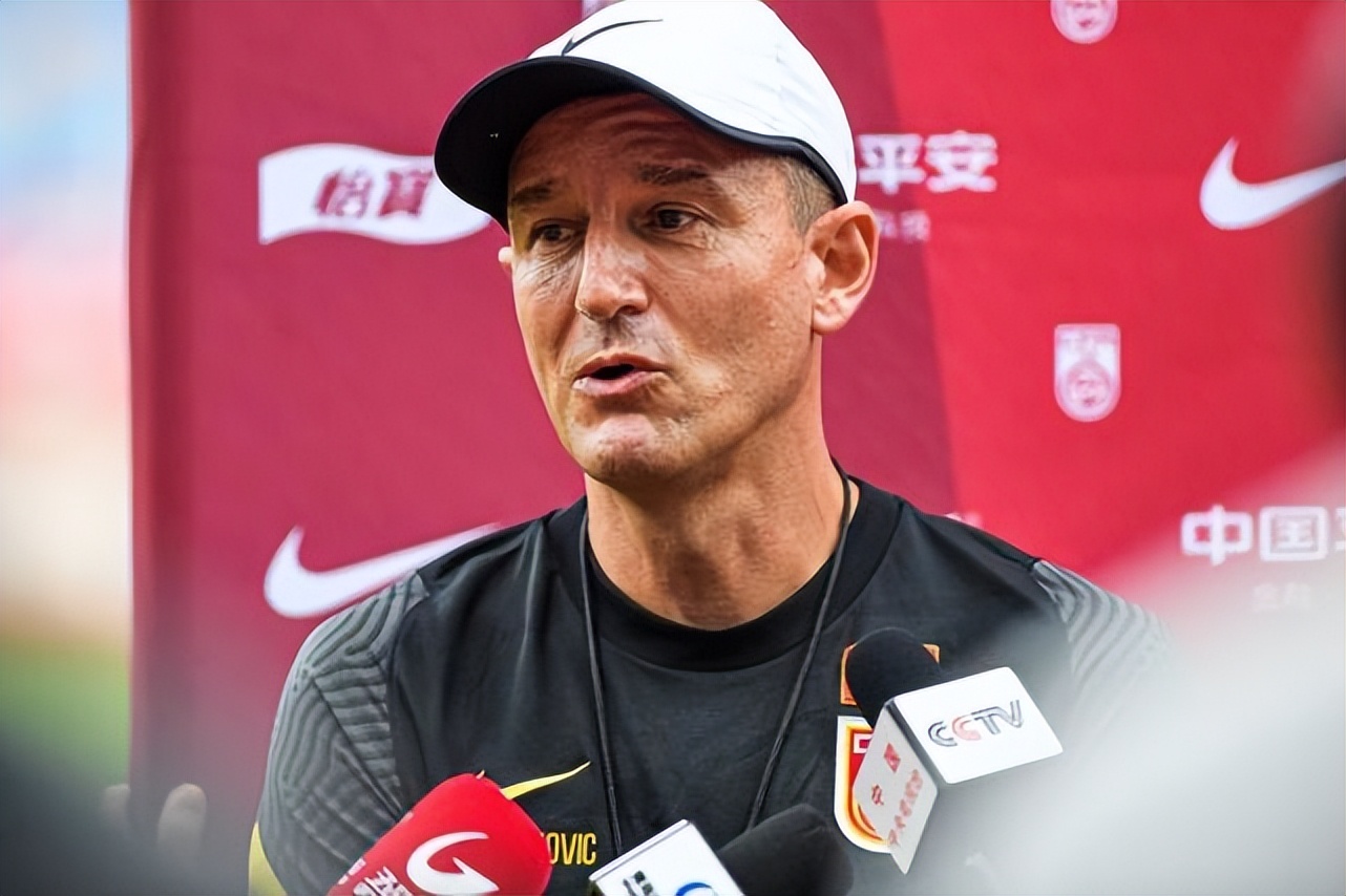 国足新帅李铁最新消息（李铁被查无碍国足启动新周期备战，足协筹办国字号球队战略部署会，李霄鹏参加）