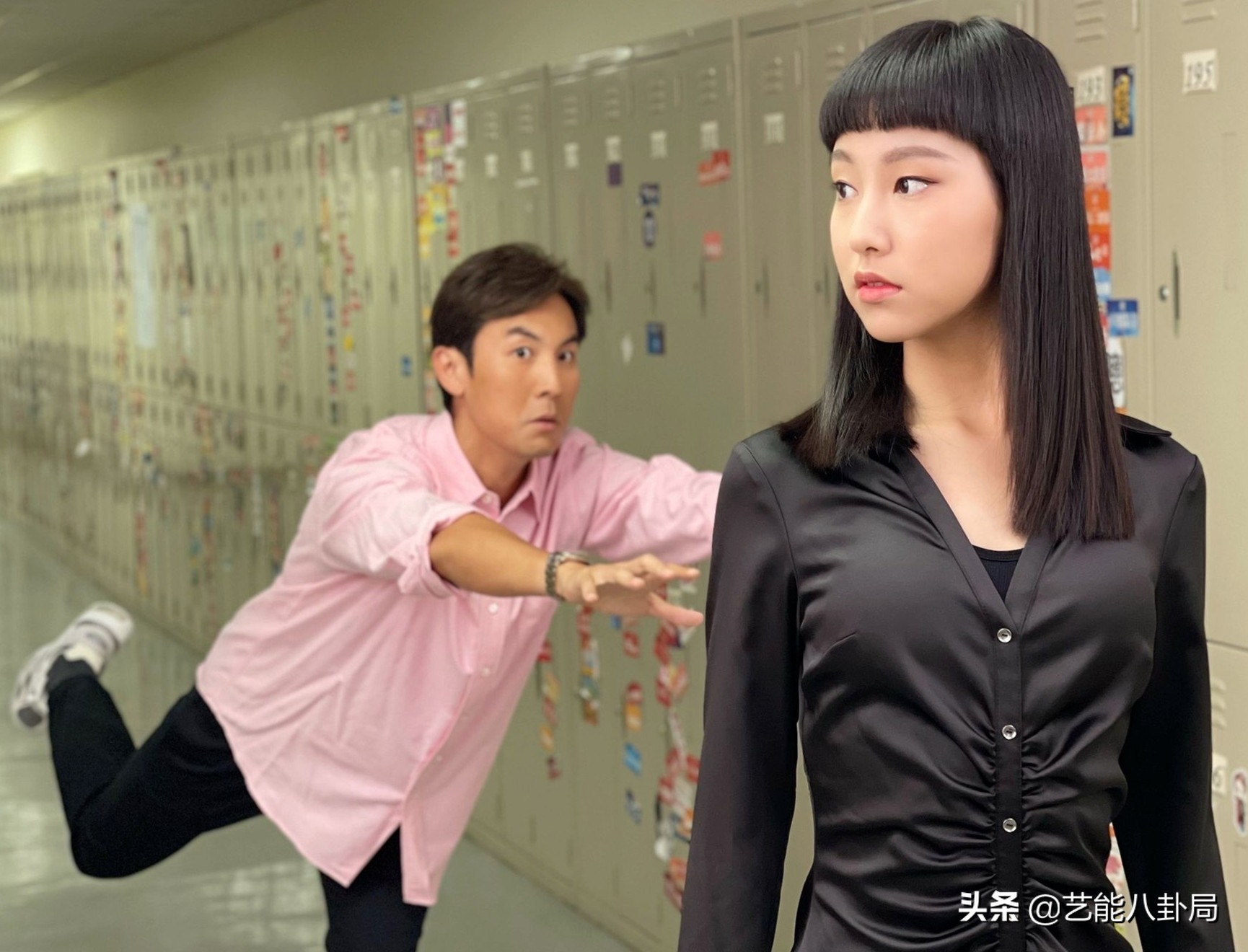 17歲港圈唱將炎明熹！父母定居內地，粵語歌開口跪，打破刻板印象
