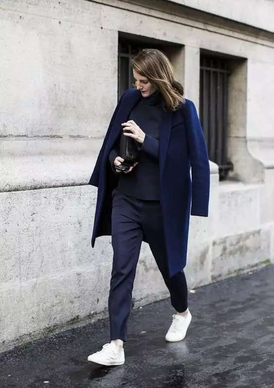 蓝色配什么颜色好看 藏蓝色最佳配色表-百科叔叔