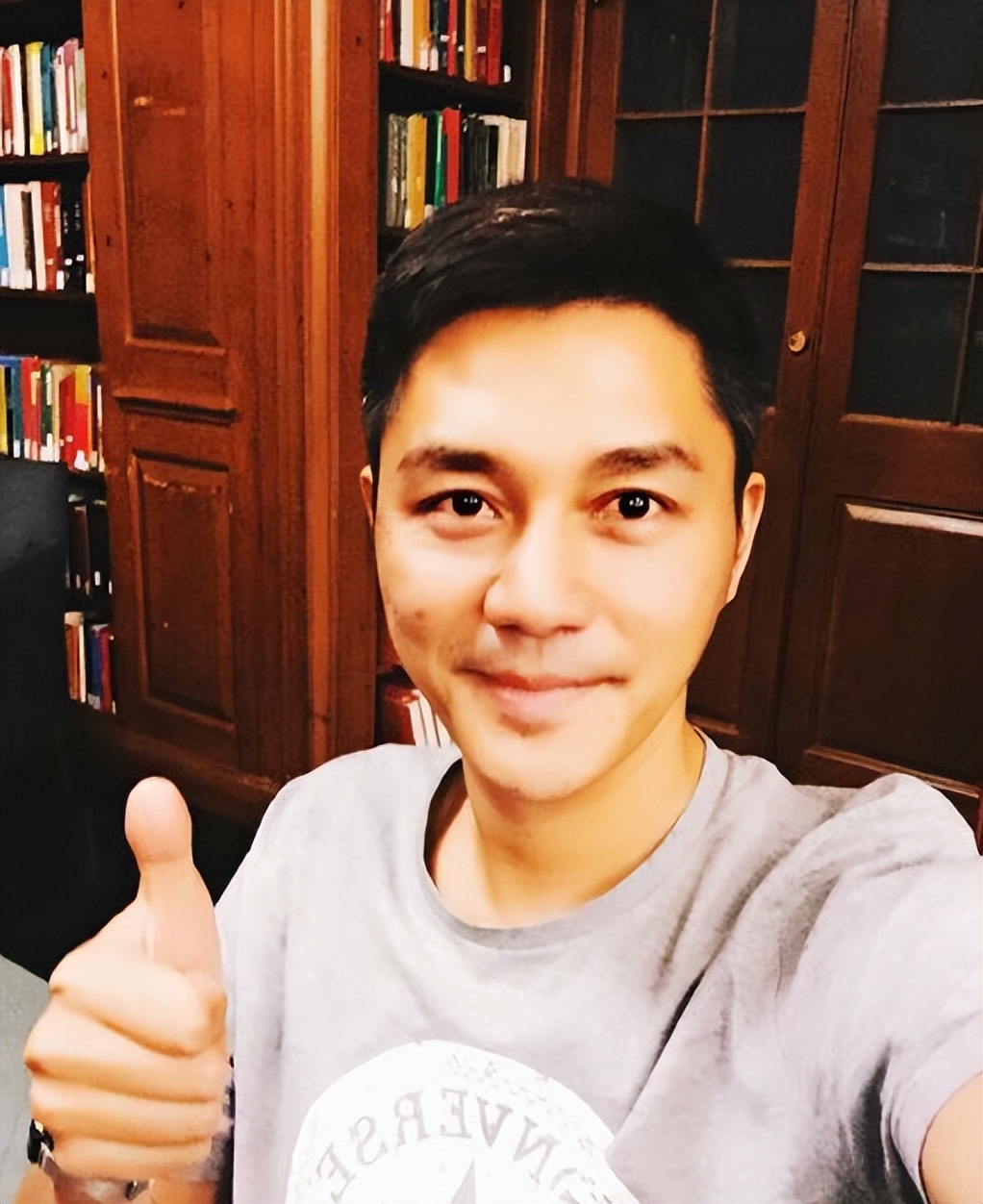 从央视辞职的顾斌，现在在美国拥有一栋大房子，生活却很简单