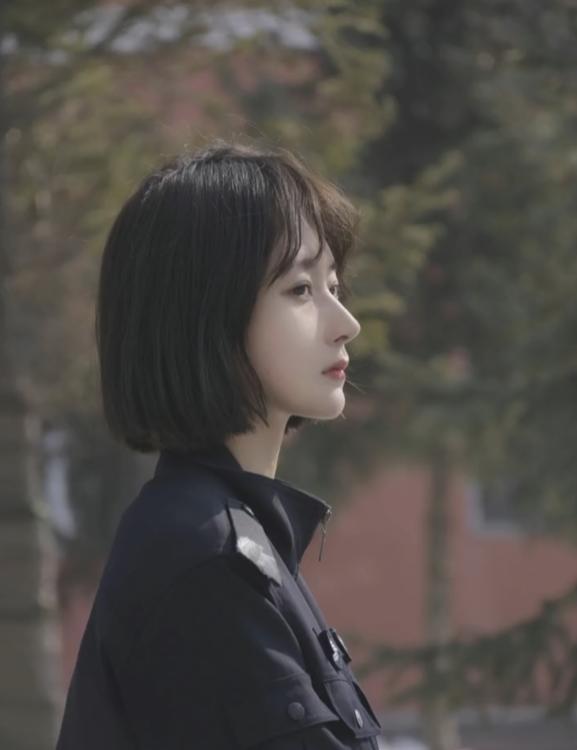 吉林一高校美女警花火了，又美又煞，网友：行走的“招生简章”