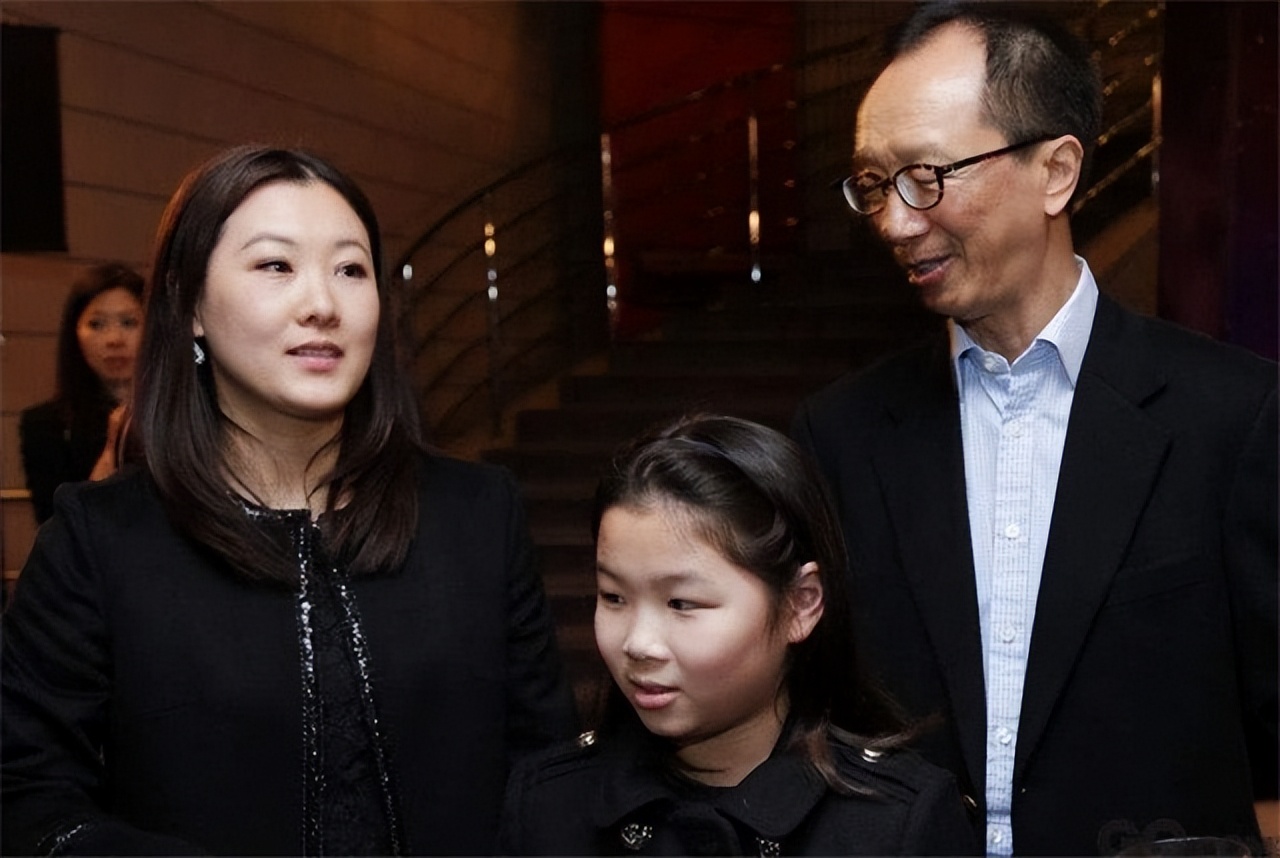 跳水天后伏明霞现状如何（跳水女皇伏明霞近况：71岁丈夫身价百亿，19岁女儿亭亭玉立）-华海博客