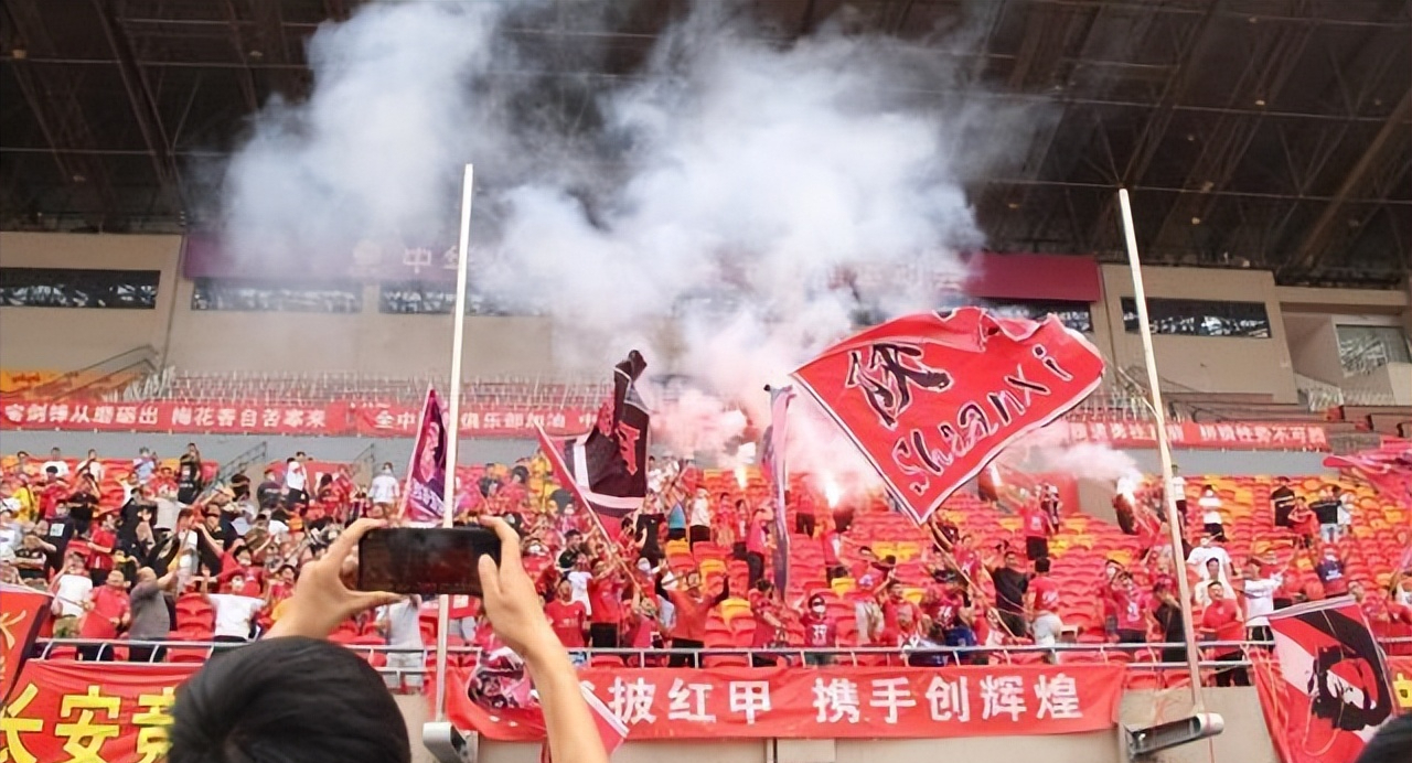 杨贺为什么不去中超（告别长安竞技，加盟南京城市，“朱雀王子”杨贺要离开了圣朱雀了）