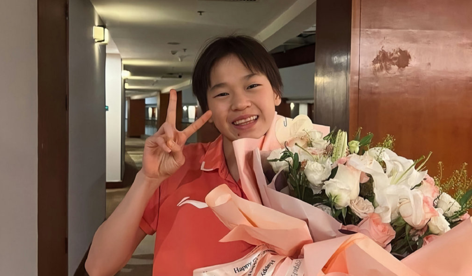 跳水世界杯2021英国女运动员（全红婵太受欢迎！英国选手轮番和她合影，亲哥从湛江到西安看妹妹）