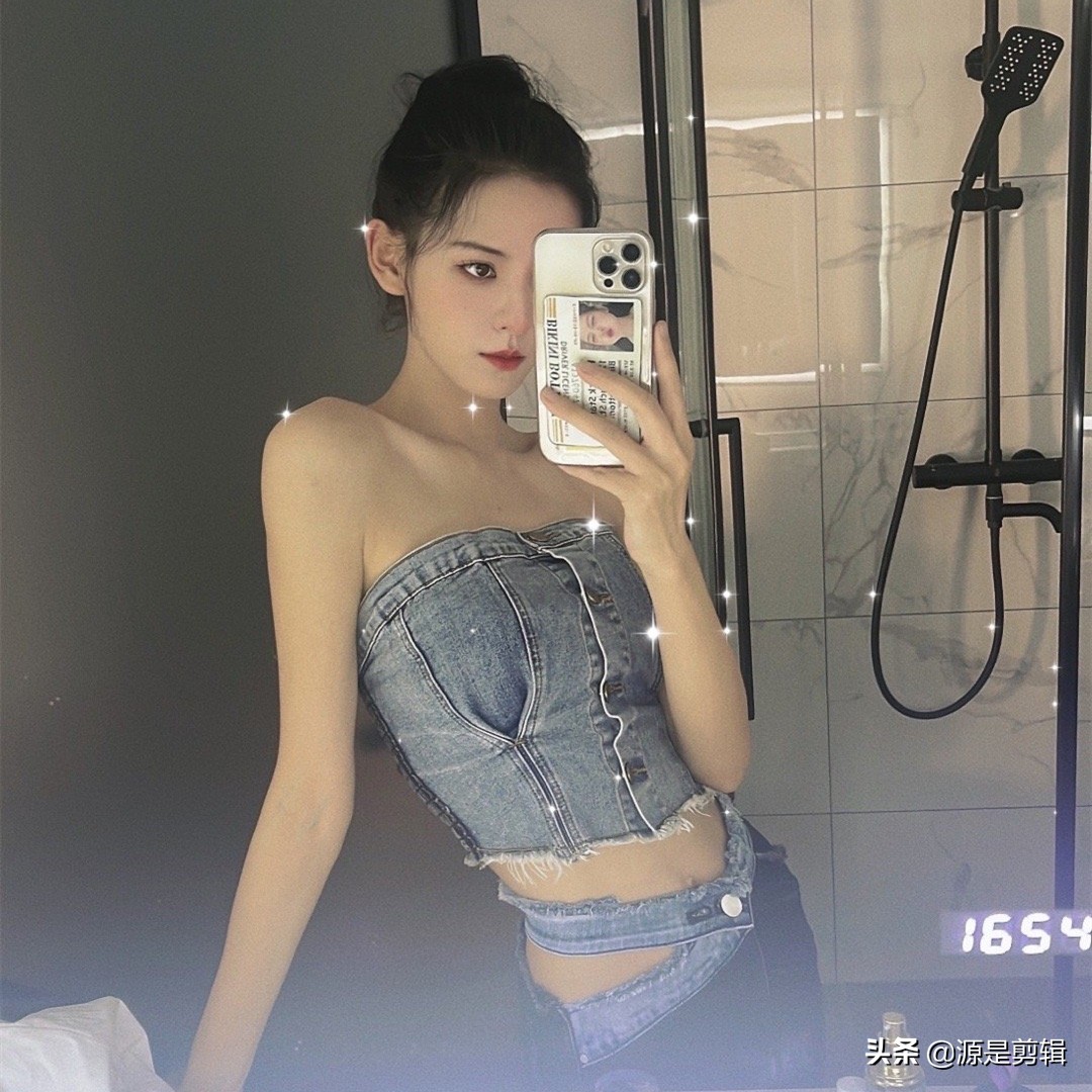 张予曦可爱的摆拍自拍美照