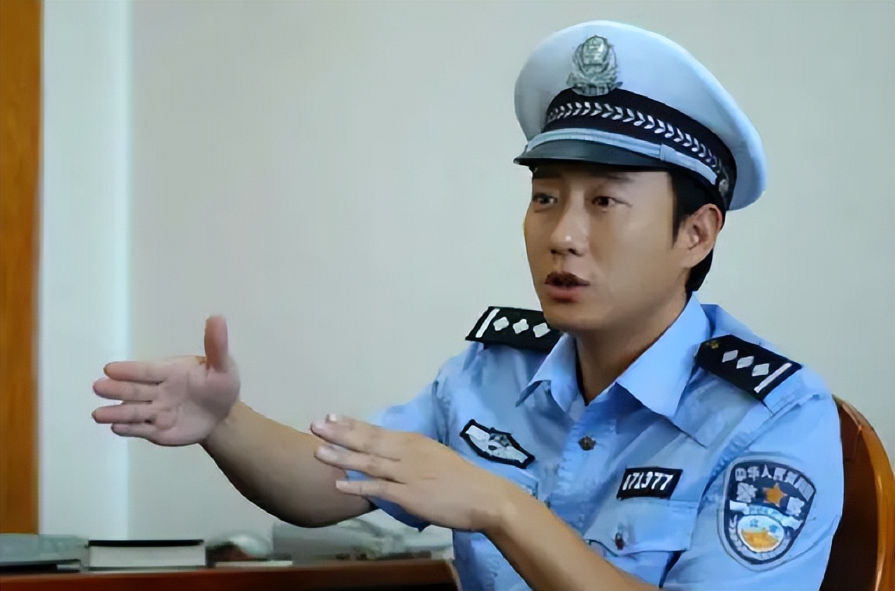 全国最火交警:走红后突然离职,抑郁多年险自杀,如今他怎么样了