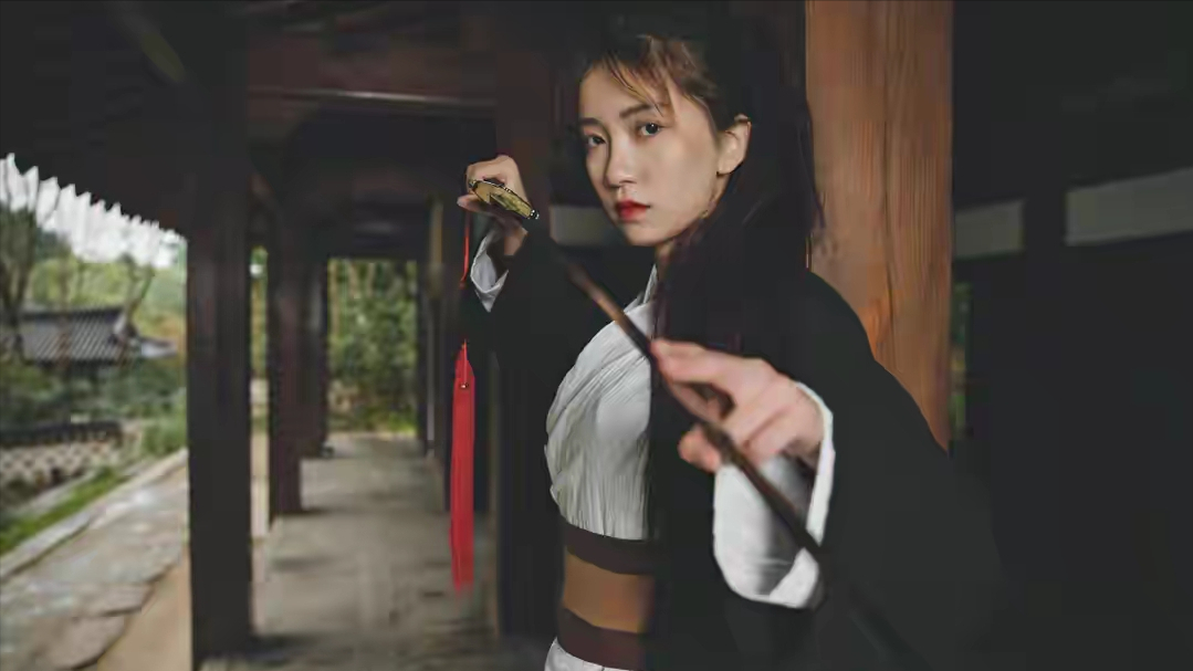 白天河岸边收服白色月光宝盒恋人未满十八岁的龙马精神太子