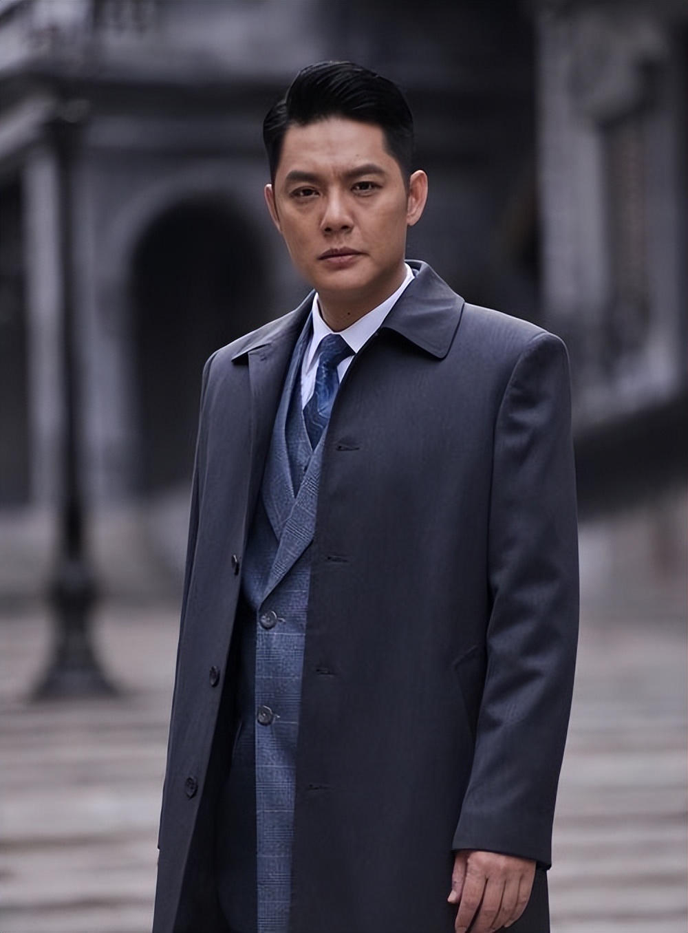 傅程鹏:成名后离婚,抛弃妻子再娶娇妻,改名后生活咋样-蘑菇号