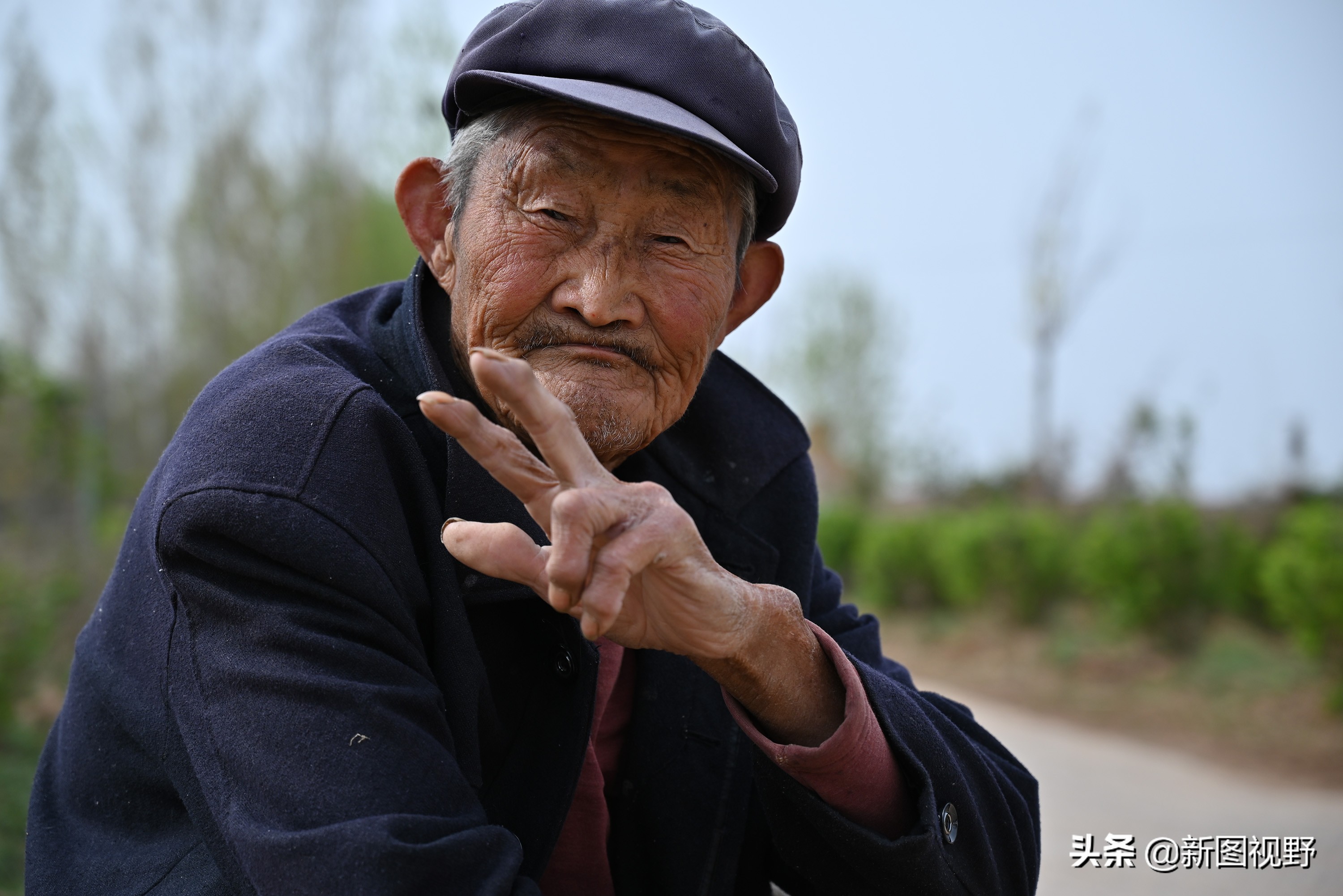 86岁农村大爷,每天喝3顿小酒,60多年从没醉过,看他有啥高招